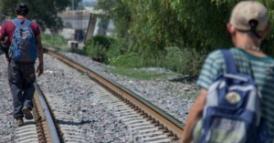 Inmigrantes de Centroam&eacute;rica &lsquo;saturan&rsquo; municipios fronterizos