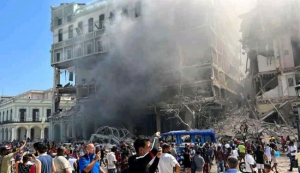 Gran explosi&oacute;n destruye Hotel Saratoga en La Habana, Cuba