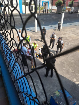 Cansado de recibir bullying menor se lanza de segundo piso en escuela de Veracruz