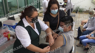 Inicia vacunación anticovid para menores de 12 a 17 años con enfermedades