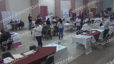 Ofertan m&aacute;s de 800 empleos formales en primer Feria del empleo