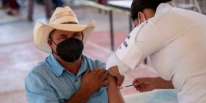 Todos lo mexicanos estarán vacunados para octubre, asegura López Obrador