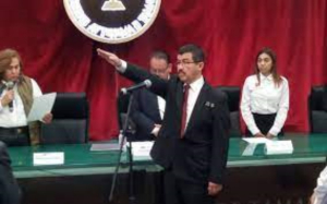 D&aacute;maso Anaya toma protesta como Rector de la UAT