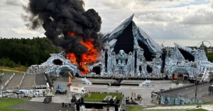 Escenario principal de Tomorrowland se incendia