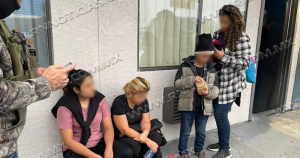 Agentes descubren a migrantes escondidos dentro de un motel local en el Sector Laredo