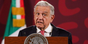 AMLO llama &lsquo;clasistas y racistas&rsquo; a los que convocan a la marcha en defensa del INE
