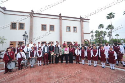 RECONOCEN ALUMNOS DE LA SECUNDARIA 80, APOYO OPORTUNO DE LA ALCALDESA CARMEN LILIA CANTUROSAS