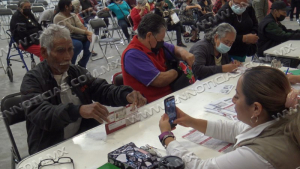 Inicia entrega de tarjetas para pago de pensiones de adultos mayores y personas con discapacidad.