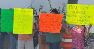 Se quedan sin escrituras 30 familias; 3 fueron despojados de su vivienda