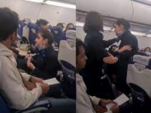 Pasajero &lsquo;pasado de copas&rsquo; le da tremendo cabezazo a azafata en pleno vuelo