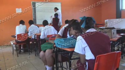 Sector educativo implementar&aacute; plan contra adicciones en nivel b&aacute;sico.