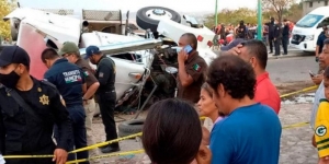 Murieron 49 migrantes en accidente de tr&aacute;iler en Tuxtla Guti&eacute;rrez