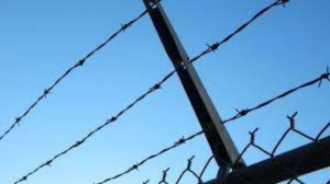 Buscan a reo que escapó de prisión en Monterrey; fue al baño y no regresó