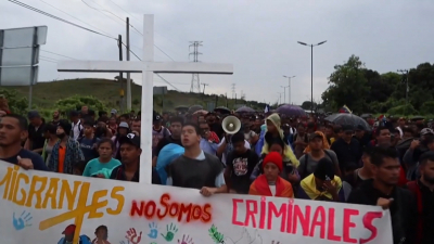 VIDEO Sale caravana migrante del sur de M&eacute;xico con m&aacute;s de 10 mil personas