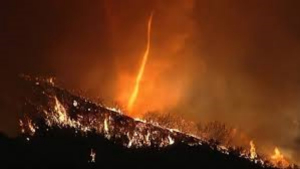 Se forma tornado de fuego en medio de incendio en Los &Aacute;ngeles