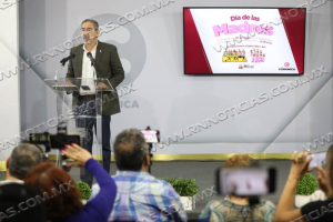 TODO LISTO PARA EL FESTIVAL DEL DIA DE LAS MADRES EN LA EXPLANADA DE LA INDEPENDENCIA