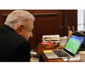 AMLO felicita a la Selecci&oacute;n Nacional tras empate con Polonia