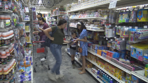 VIDEO Listas de útiles escolares más caras cada año; padres gastan más de  mil pesos por niño