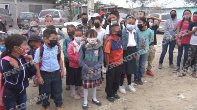 Sin agua y luz m&aacute;s de 80 ni&ntilde;os estudian en escuelita improvisada