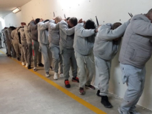 Tras mot&iacute;n, 191 reos del penal de Ciudad Ju&aacute;rez son trasladados