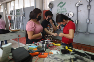 DESTACAN MUJERES DENTRO DE CURSO DE CAPACITACI&Oacute;N INDUSTRIAL
