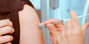 Rechazan vacuna 220 mil adultos