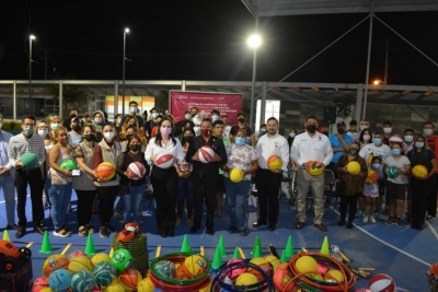 ENTREGAN MOBILIARIO Y EQUIPO PARA EL RESCATE DE ESPACIOS P&Uacute;BLICOS DEPORTIVOS