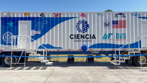 VIDOE Gana Universidad Tecnológica concurso de Ciencia y tecnología del Consulado Americano