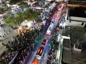 VIVEN NEOLAREDENSES DESFILE NAVIDE&Ntilde;O 2022