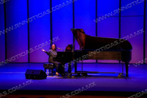 ARGELIA FRAGOSO CAUTIVA AL PÚBLICO DE NUEVO LAREDO EN EL XXXII FESTIVAL INTERNACIONAL DE LA COSTA DEL SENO MEXICANO