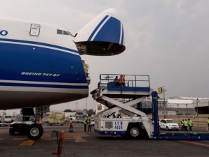 Llegan 800 mil dosis más de vacuna Sputnik V a México