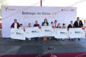 RECONOCEN PADRES DE FAMILIA AL GOBIERNO MUNICIPAL POR IMPULSAR LA EDUCACIÓN A TRAVÉS DE LAS BECA UNE