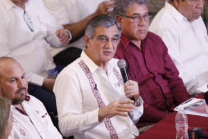 Denuncia Gobernador que recibi&oacute; un estado saqueado