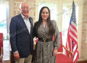 ACUERDAN CARMEN LILIA CANTUROSAS Y EMBAJADOR KEN SALAZAR IMPULSAR ECONOM&Iacute;A DE LOS DOS LAREDOS