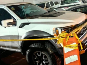Mata a su jefe, tira el cuerpo en un tambo y se lleva sus camionetas