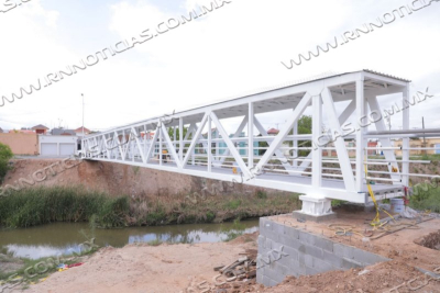 Gobierno Municipal Construye Puentes Peatonales para Beneficio de la Ciudadan&iacute;a