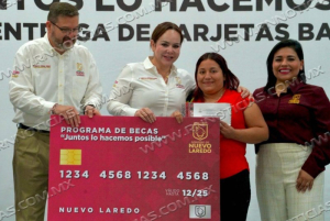 REFRENDA ALCALDESA CARMEN LILIA CANTUROSAS COMPROMISO CON EDUCACIÓN; INICIA ENTREGA DE BECAS DE PRIMARIA Y EDUCACIÓN ESPECIAL