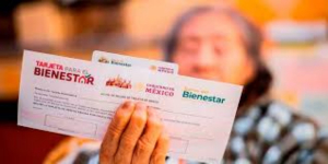 Te decimos cu&aacute;ndo depositan el pago triple de la Pensi&oacute;n Bienestar para adultos mayores