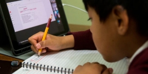 Falta el pago de becas para alumnos del nivel básico