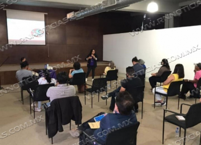 INTRODUCEN A ARTISTAS NEOLAREDENSES AL EMPRENDIMIENTO CULTURAL Y ART&Iacute;STICO