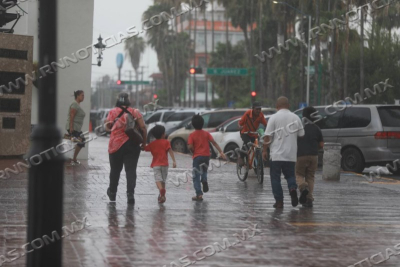 MONITOREA PC TRAYECTORIA DE TORMENTA QUE PODR&Iacute;A LLEGAR  A NUEVO LAREDO