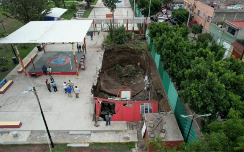 Inmenso socavón se traga un gimnasio en la CDMX