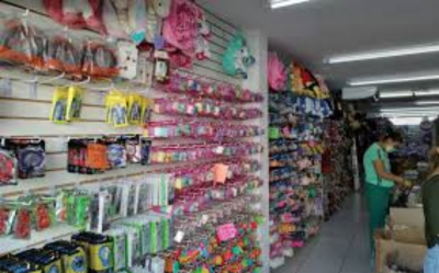 Piden investigar la operación de tiendas Chinas