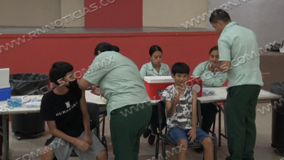 Aplican segunda dosis de vacuna del VPH para ni&ntilde;os