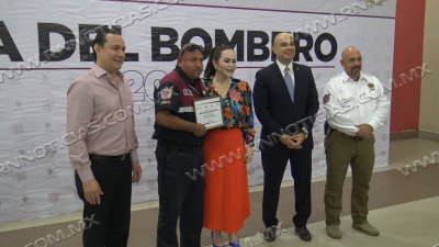Festejan a Bomberos de Nuevo Laredo en su d&iacute;a
