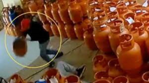 Hombre mat&oacute; a su compa&ntilde;ero de trabajo, y todo qued&oacute; grabado en video