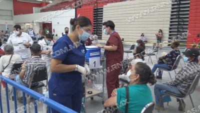 En días para vacunación  anticovid a embarazadas y personas de 50 a 59