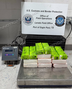 Agentes de la CBP incautaron m&aacute;s de 984.000 d&oacute;lares en coca&iacute;na este fin de semana en los puertos de entrada de la Oficina de Campo de Laredo.