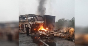 Realizan pruebas para identificar a v&iacute;ctimas mortales de carreterazo