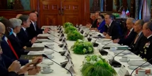 Encabeza AMLO reuni&oacute;n con funcionarios de EU